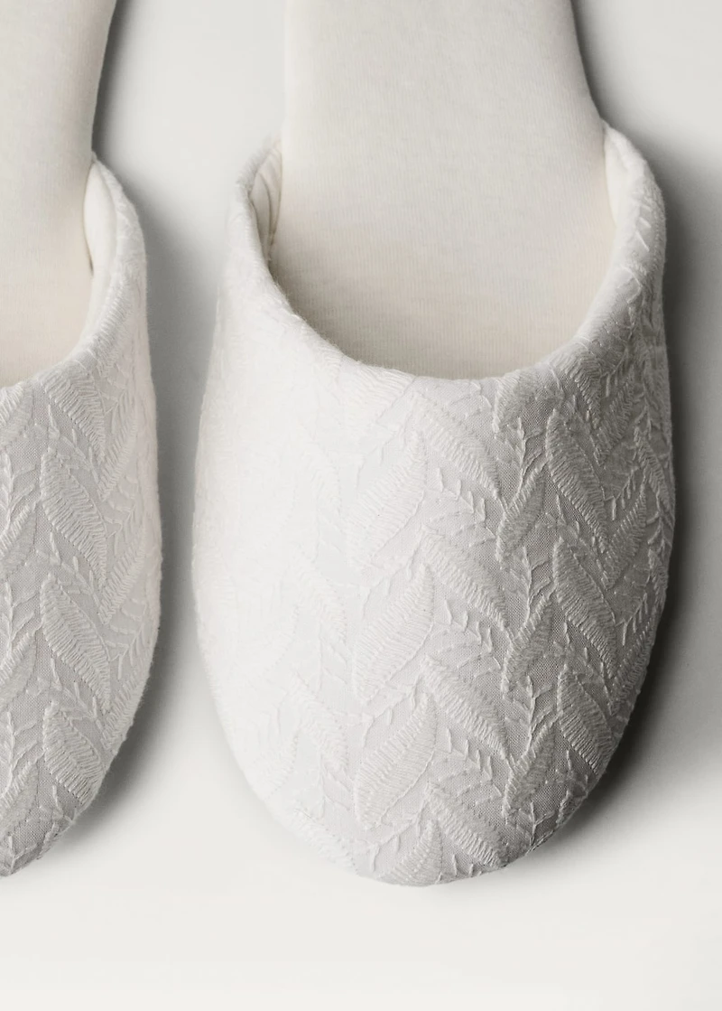 Embroidered cotton slippers