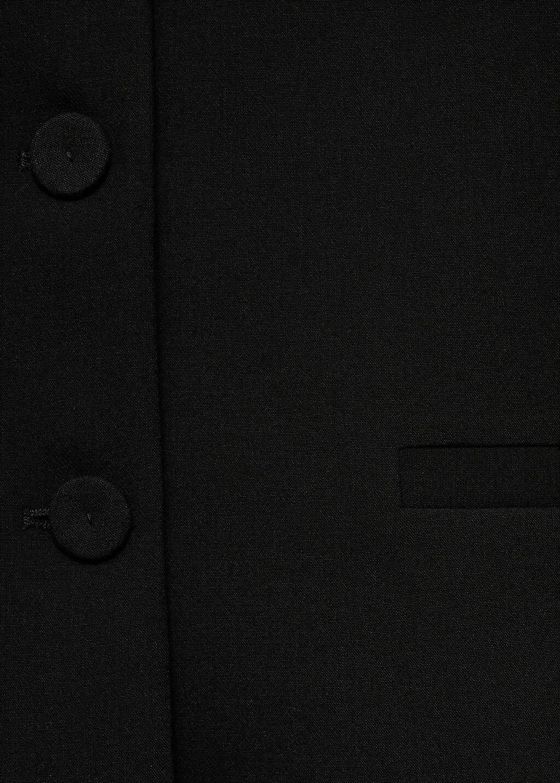 Suit blazer with lapels
