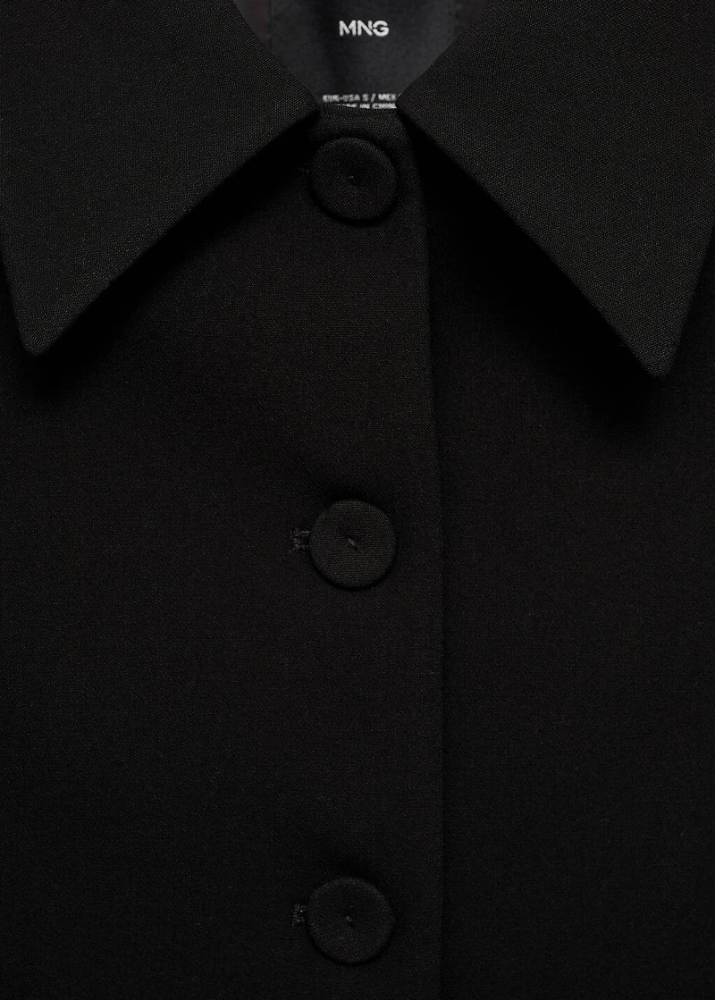 Suit blazer with lapels