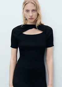 Ribbed midi-dress with slit neckline
