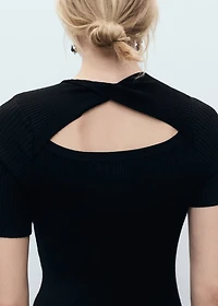 Ribbed midi-dress with slit neckline