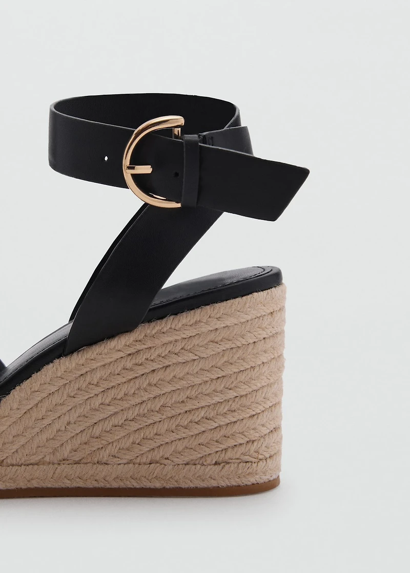 Wedge sandals with crisscross straps