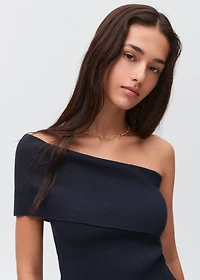 Asymmetrical off-the-shoulder top