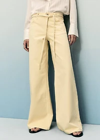 Low-rise  wide leg jeans with belt