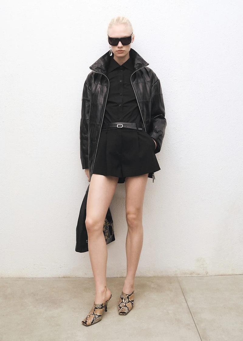 Fitted shirt with cuffless sleeves