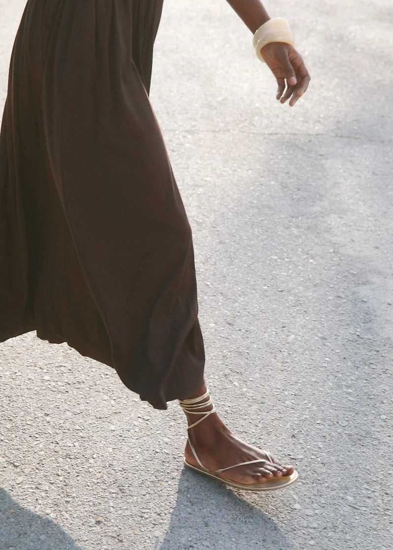Strips sandals