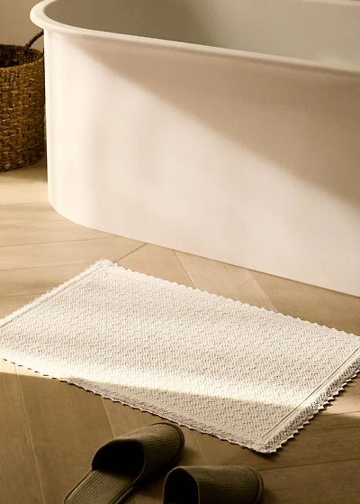 Lace bathroom rug