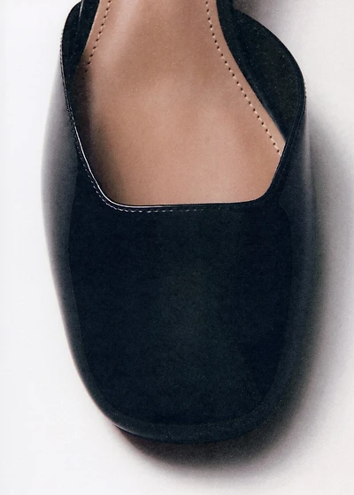 Patent leather-effect heeled shoes