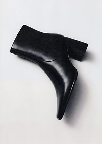 Ankle boots with block heel