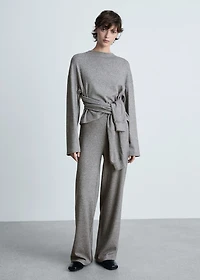 Sweatshirt with decorative sleeve