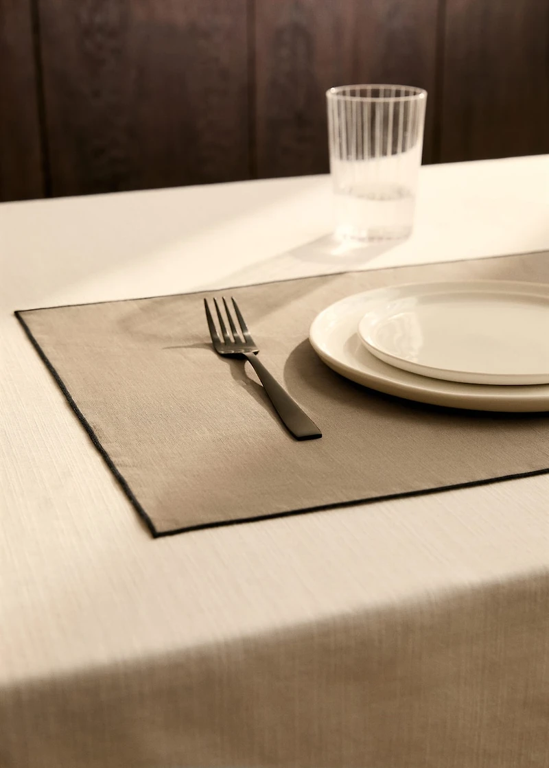 Linen placemat with ribbed detail
