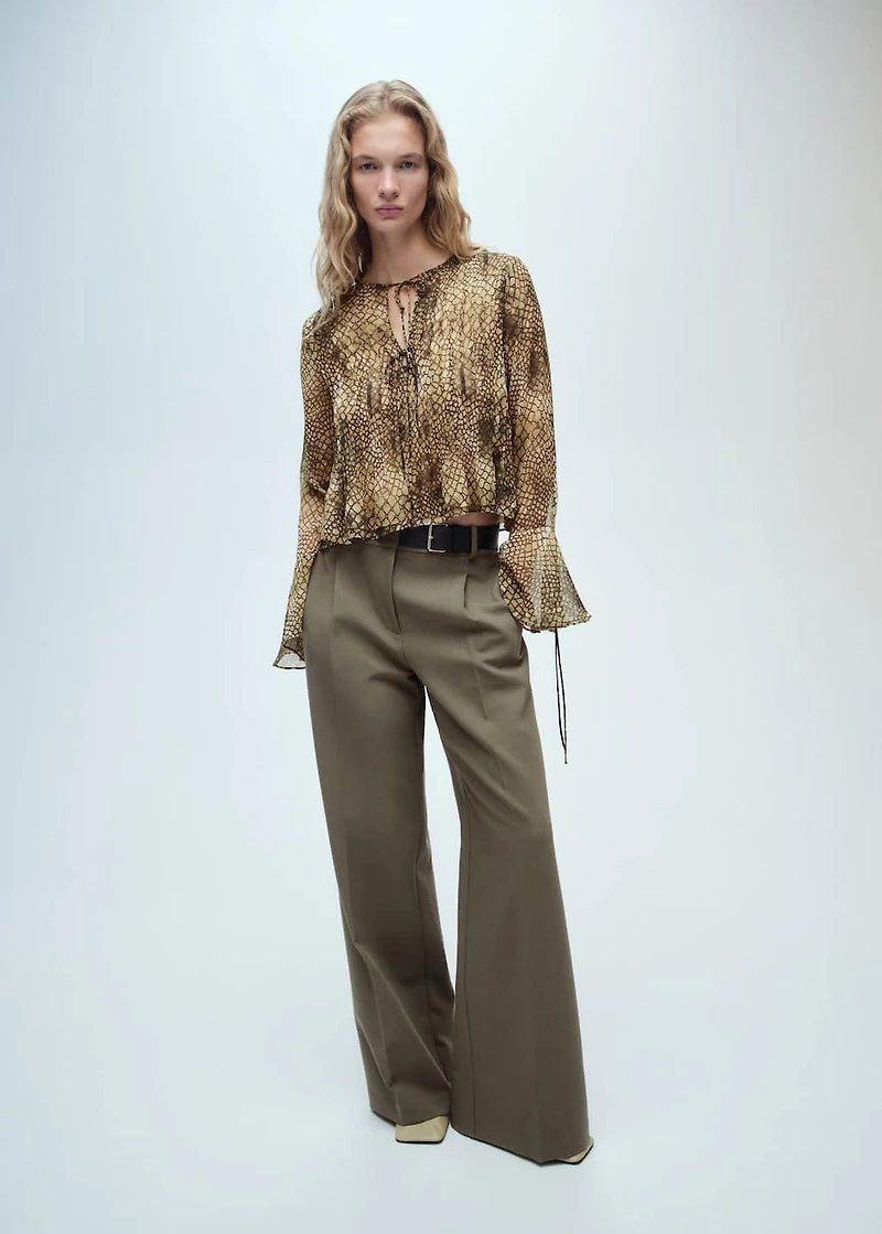 Puffed-sleeve printed shirt