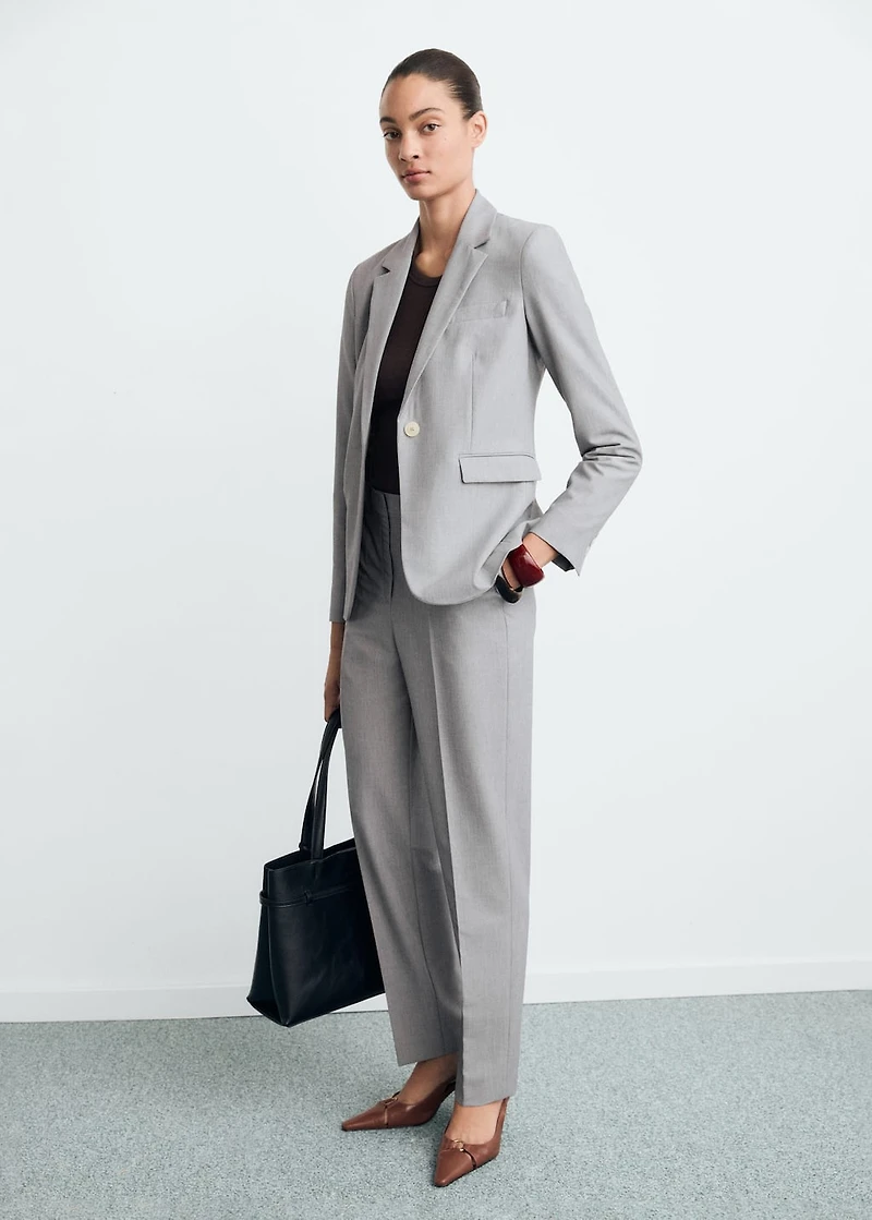 Fitted suit jacket