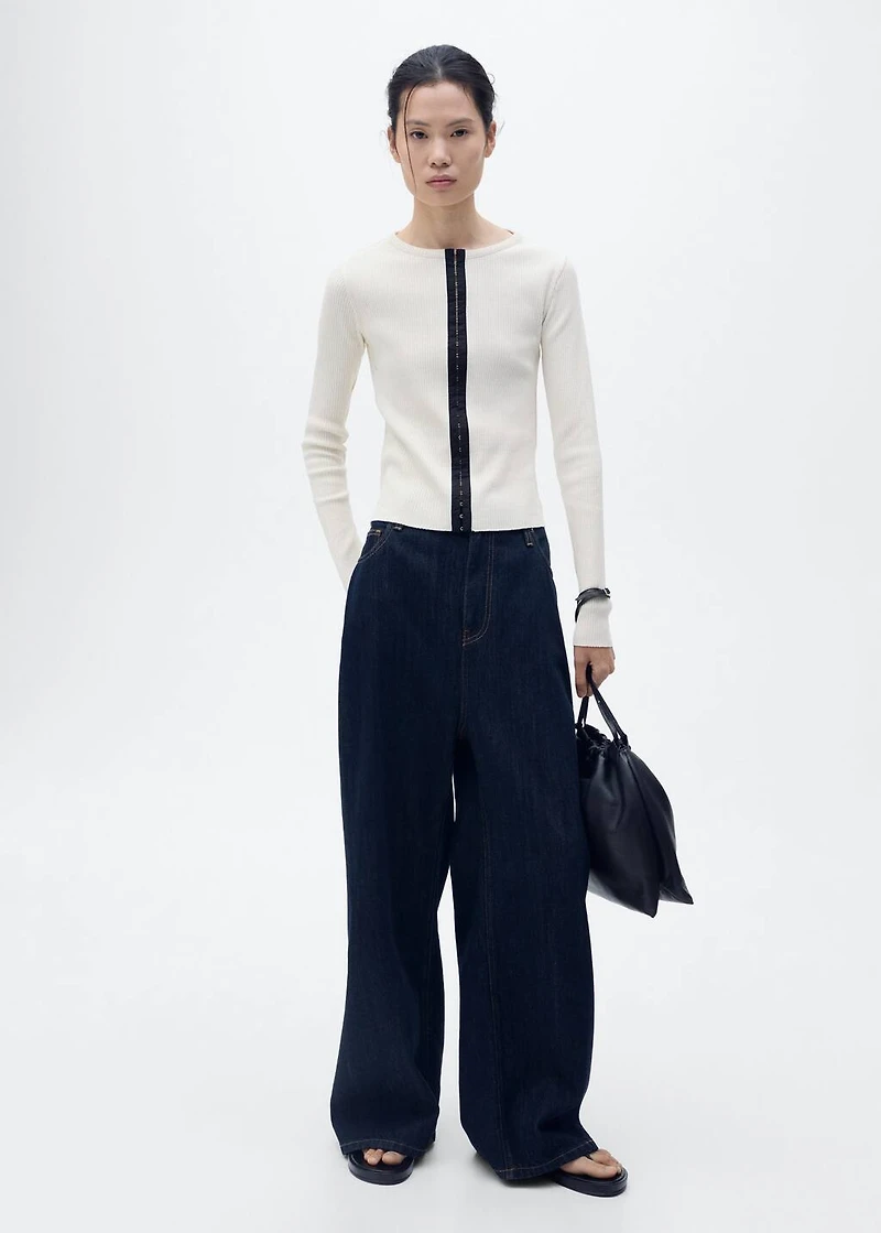 Cotton cardigan with contrasting closure