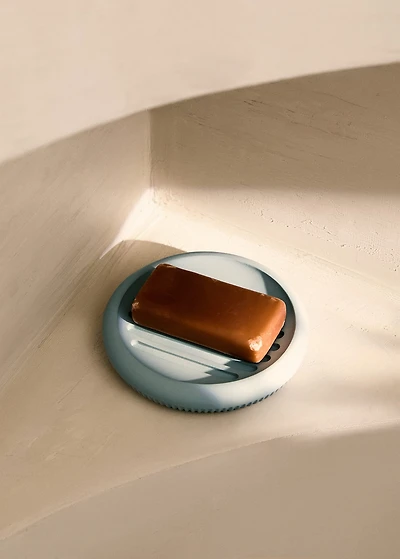 Resin soap dish