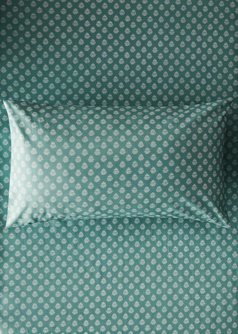 Children’s cotton percale pillowcase with small flowers 30x50 cm