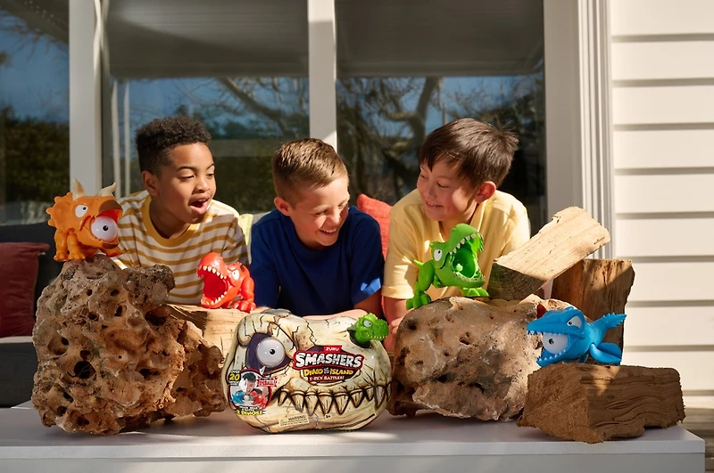 Smashers Dino Island T-Rex Battles - One Variation Chosen at Random 