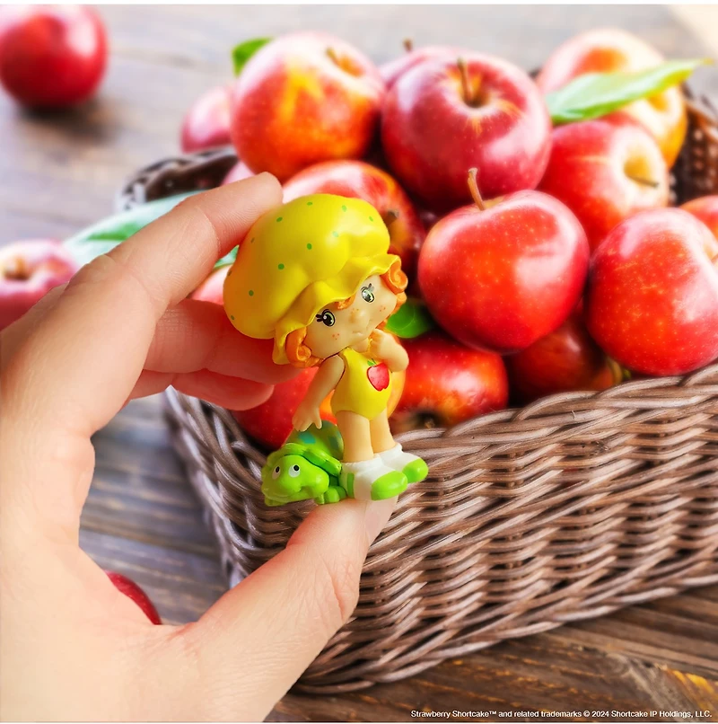 Strawberry Shortcake CheeBee 3" Figure - Assortment – One Variation Chosen at Random