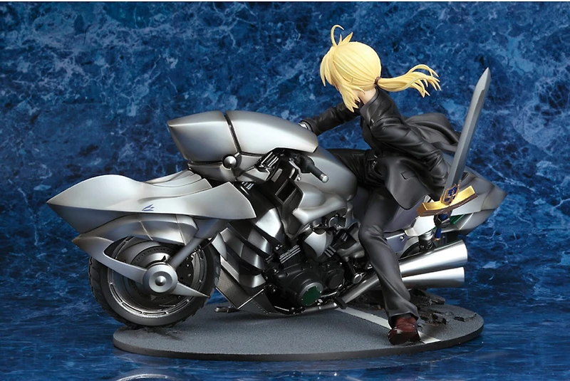 Fate /Zero Saber & Saber Motored Cuirassier 1/8 Scale Figure