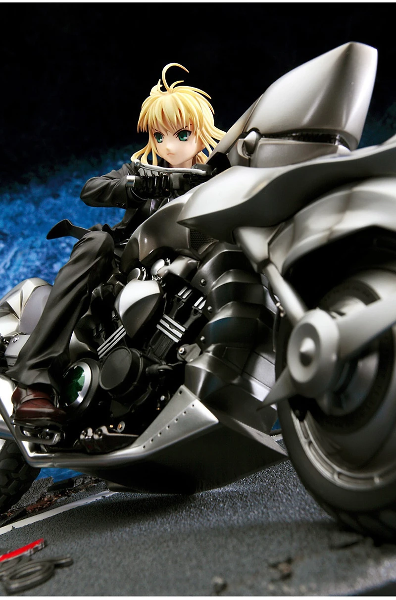 Fate /Zero Saber & Saber Motored Cuirassier 1/8 Scale Figure