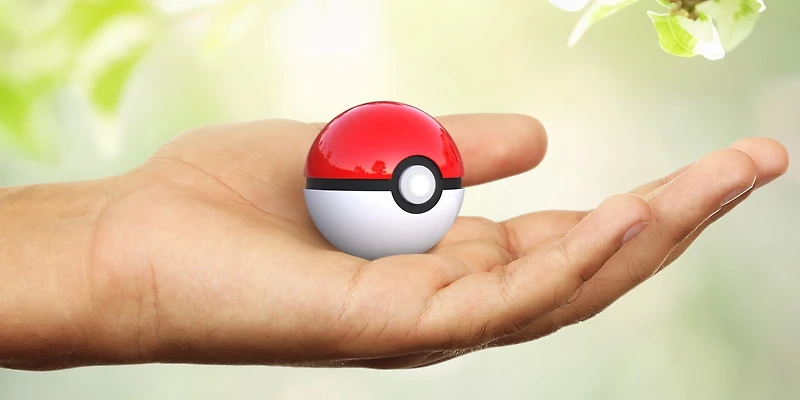 Pokémon Die-Cast Mini Poké Ball Replica
