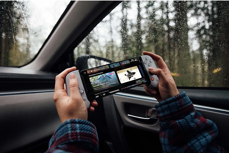 Backbone One - PlayStation Edition (Lightning) - Mobile Gaming Controller for iPhone - 2nd Gen - White