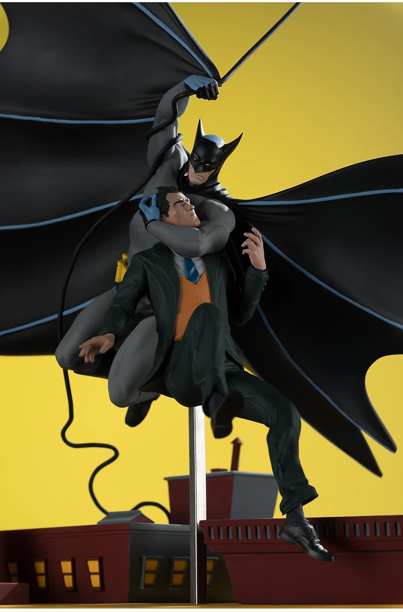 DC Direct Batman Detective Comics #27 (1st Appearance) 1:10 Scale Resin Statue 