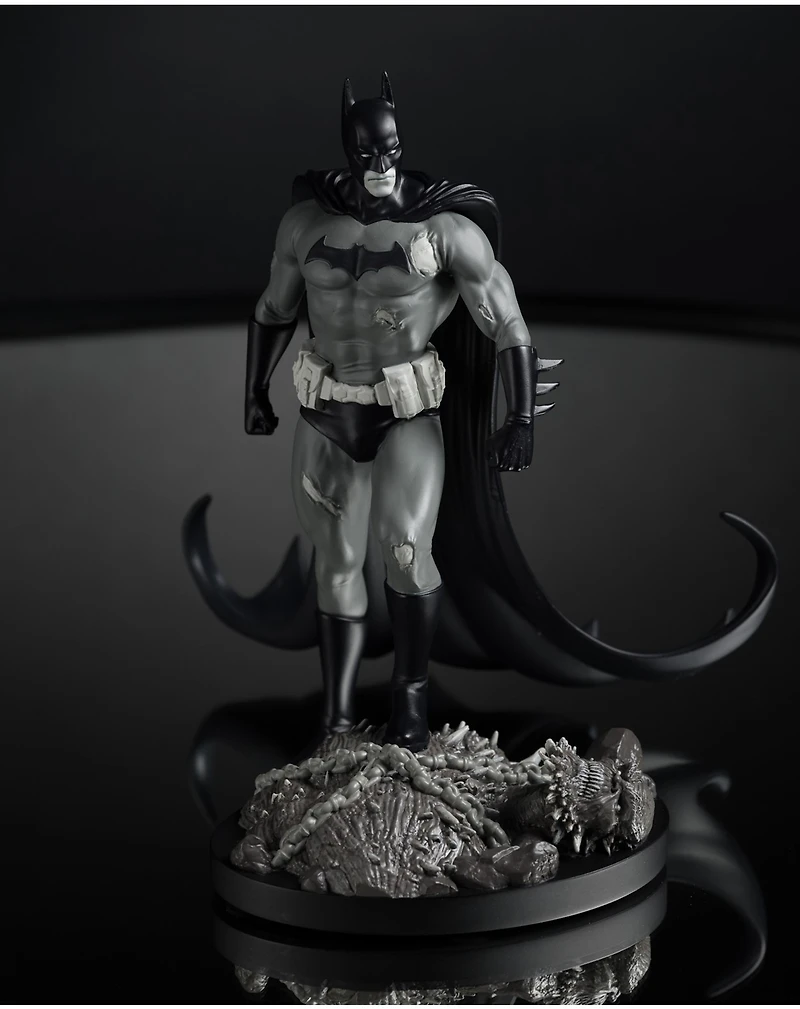 DC Direct Batman by Bjorn Barends (Batman Black & White) 1:10 Scale Resin Statue 