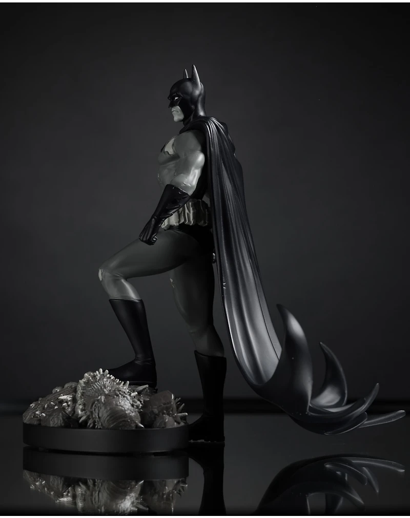 DC Direct Batman by Bjorn Barends (Batman Black & White) 1:10 Scale Resin Statue 