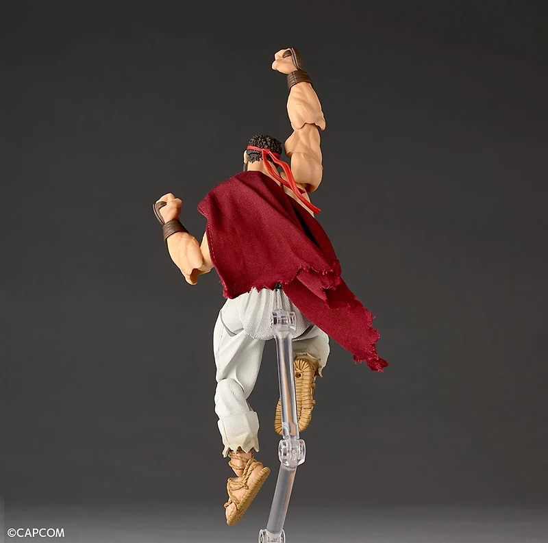 Revoltech Amazing Yamaguchi Street Fighter Ryu Action Figure 