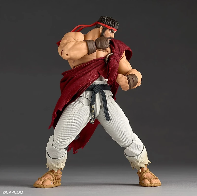 Revoltech Amazing Yamaguchi Street Fighter Ryu Action Figure 