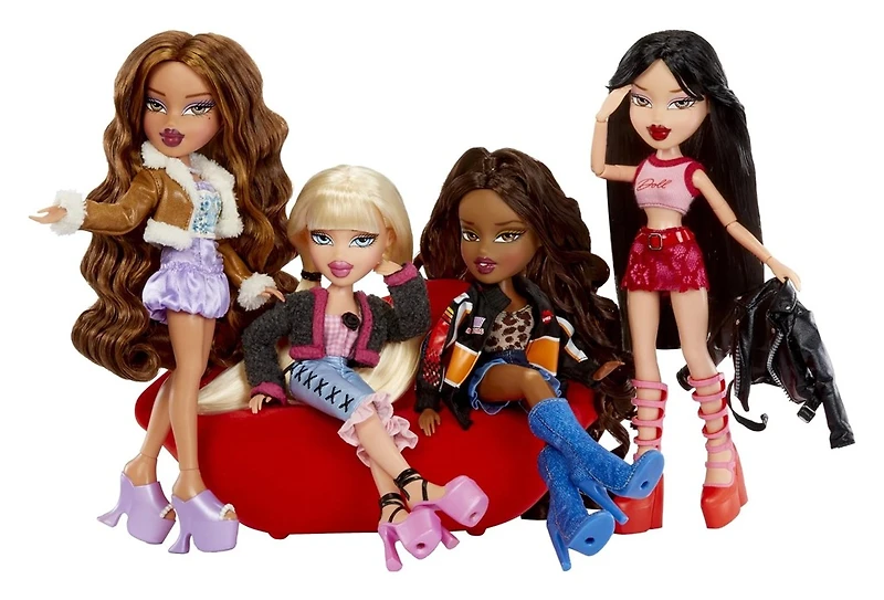 Bratz Goin’ Out! Sasha Fashion Doll with Accessories 