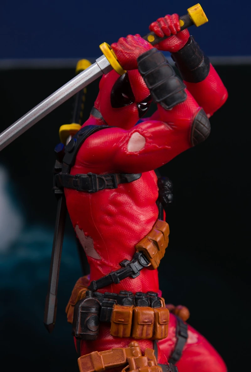 Marvel Deadpool 1:10th Scale Collectible with Scene (Deadpool #1) 