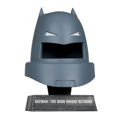 DC Direct Armored Batman (The Dark Knight Returns) Cowl Replica 1:3 Scale 