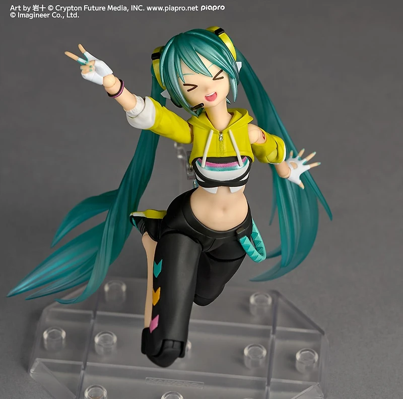 Revoltech Amazing Yamaguchi Hatsune Miku Boxing Ver Action Figure 