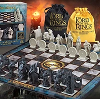 The Noble Collection The Lord of The Rings - Chess Set: Battle for Middle-Earth,Black 