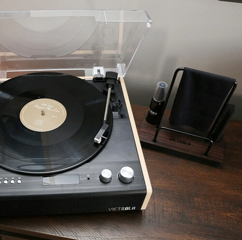 Victrola Eastwood Manual Three-Speed Turntable with Bluetooth (Bamboo) 
