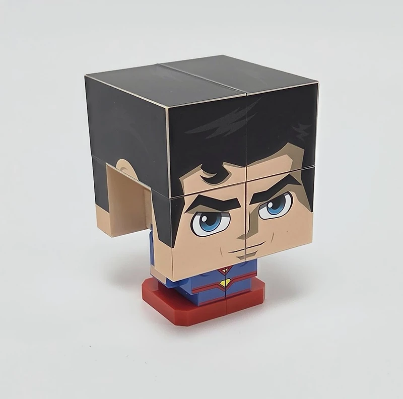 Qubi Superman (DC Comics) Transforming Cube Assortie – Une variation choisie au hasard