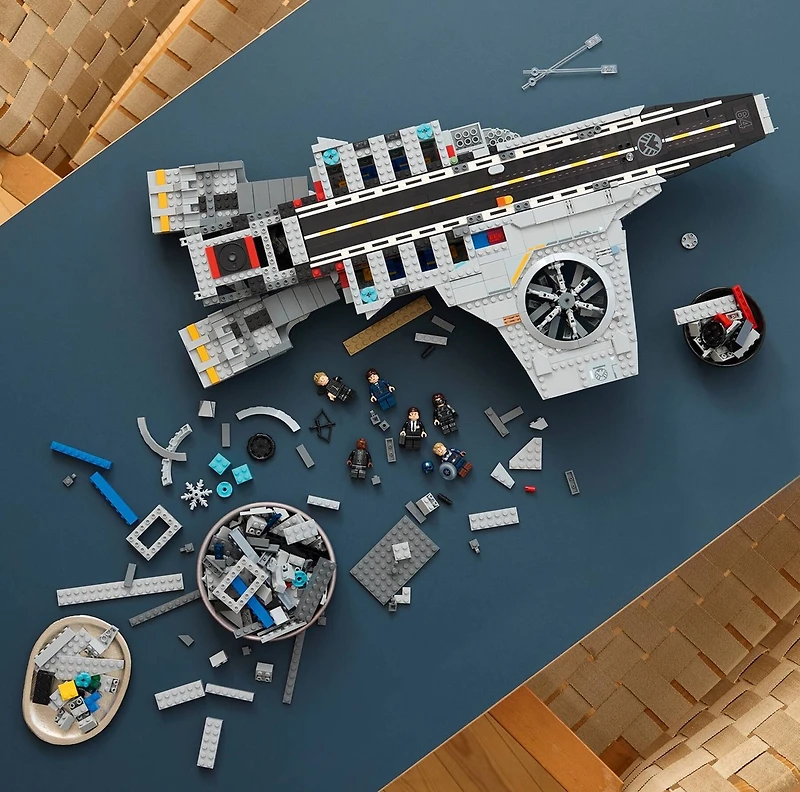 LEGO S.H.I.E.L.D. Helicarrier