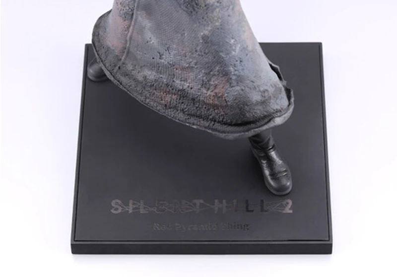 Silent Hill 2 - Oshi Works Red Pyramid Thing Statue