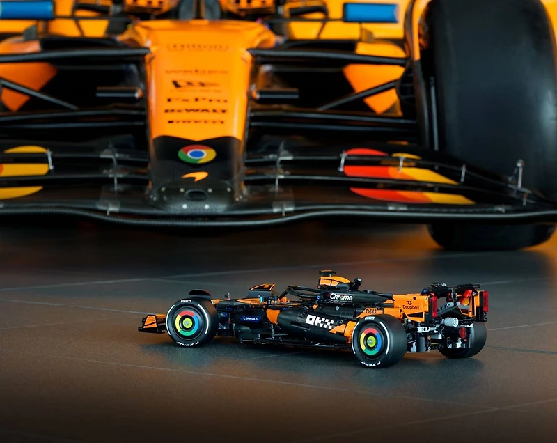 LEGO Technic McLaren MCL39 F1 Car
