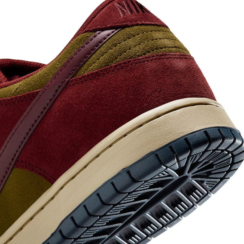 Nike SB Dunk Low Pro Skate Shoes