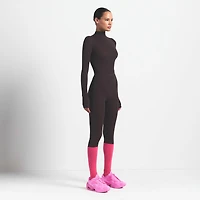NikeSKIMS Weightless Layers Women's High-Waisted V-Panel Leggings