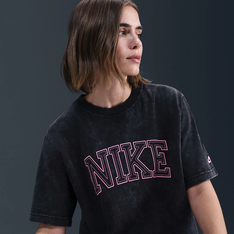 Nike Sportswear Classics Women's Loose T-Shirt
