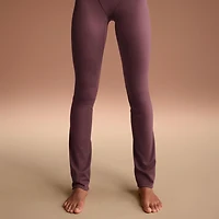 NikeSKIMS Matte Women's High-Waisted V-Panel Straight Leggings