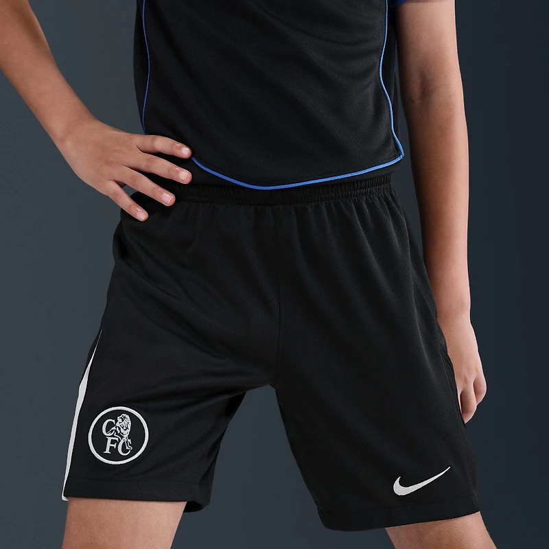 Chelsea FC 2025/26 Stadium Third Big Kids' Nike Dri-FIT Total 90 Soccer Replica Shorts