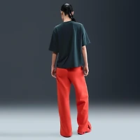 Nike Sportswear Essential Women's Boxy Graphic T-Shirt