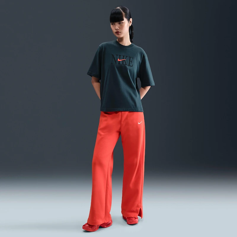 Nike Sportswear Essential Women's Boxy Graphic T-Shirt