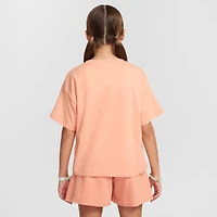 Nike Sportswear Essential Big Kids' (Girls') T-Shirt