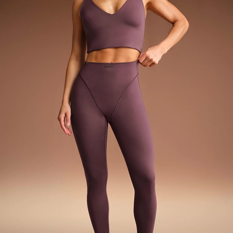 NikeSKIMS Matte Women's High-Waisted V-Line 26" Leggings